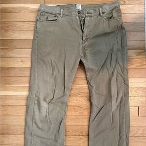Classic Men's Olive Chinos